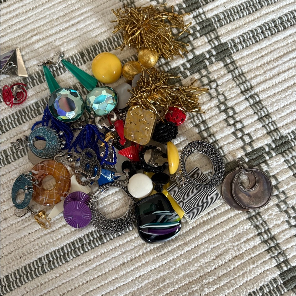 80’s style costume jewelry lot- mostly earrings